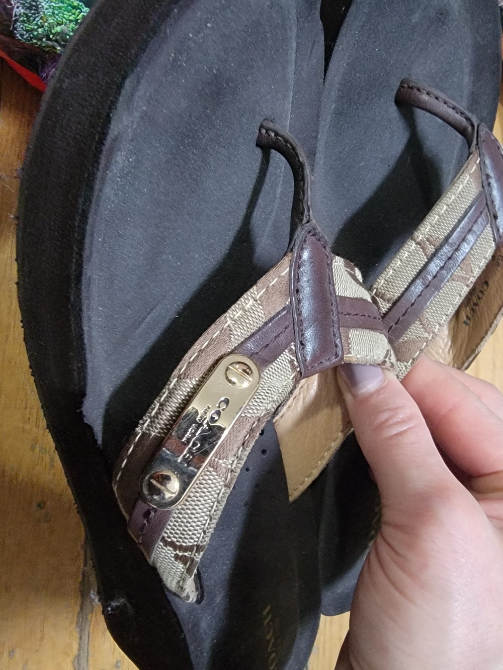 Coach Womans Brown Signature Flip Flop Sandals - Picture 3 of 9
